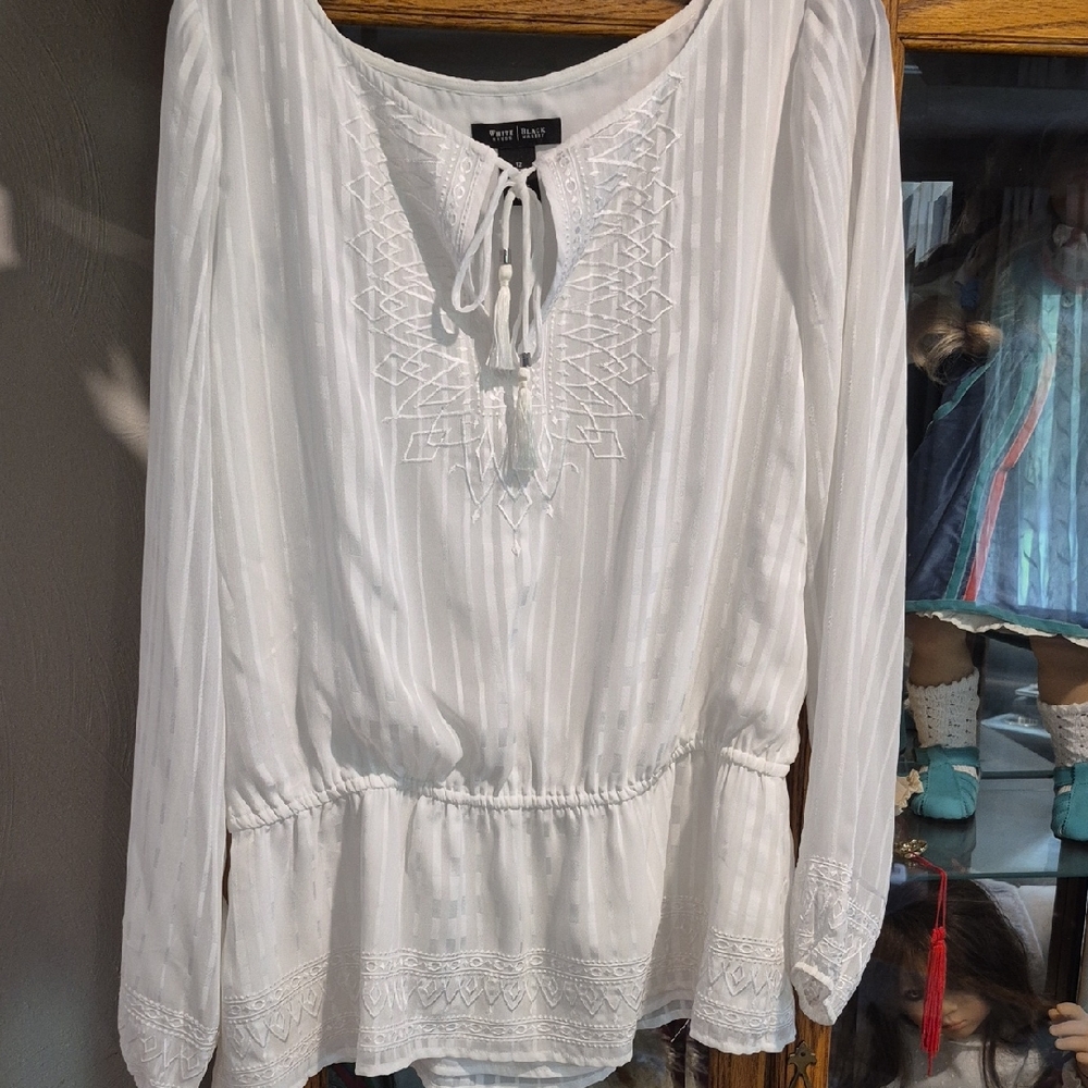 White House Black Market White Embroidered Blouse